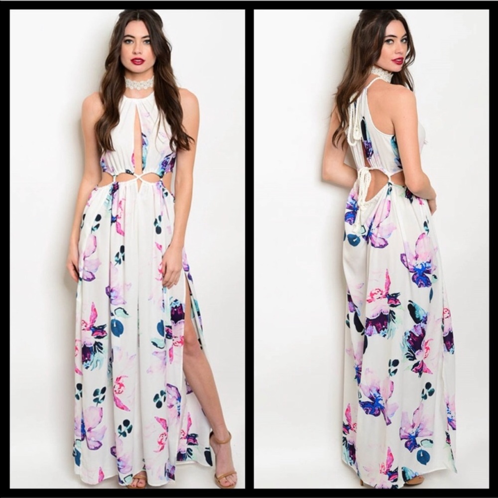 ❣️ Sale was 45$ down sizing ❣️ Cut out floral maxi dress